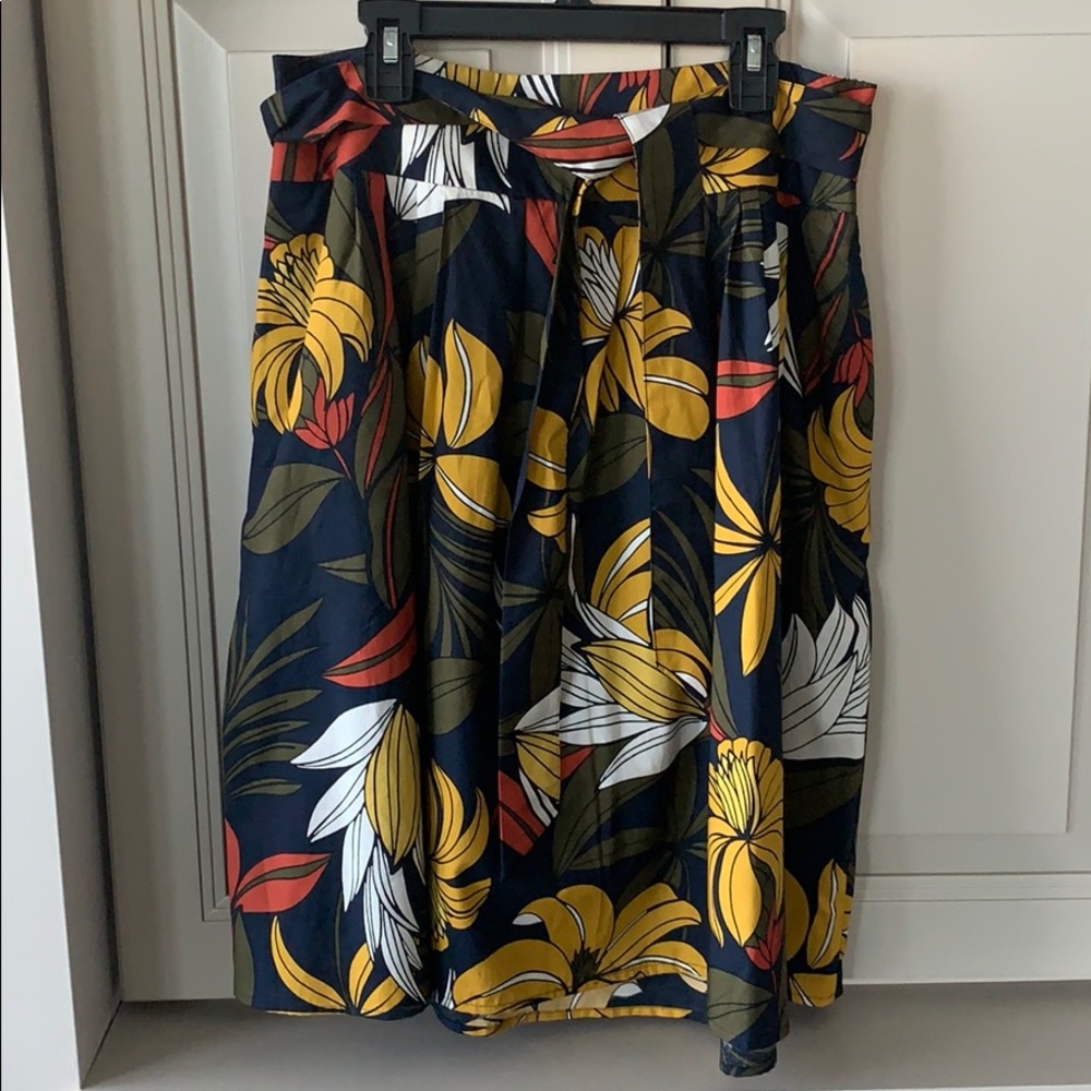 Ann Taylor Factory Floral Box Pleated Midi Skirt